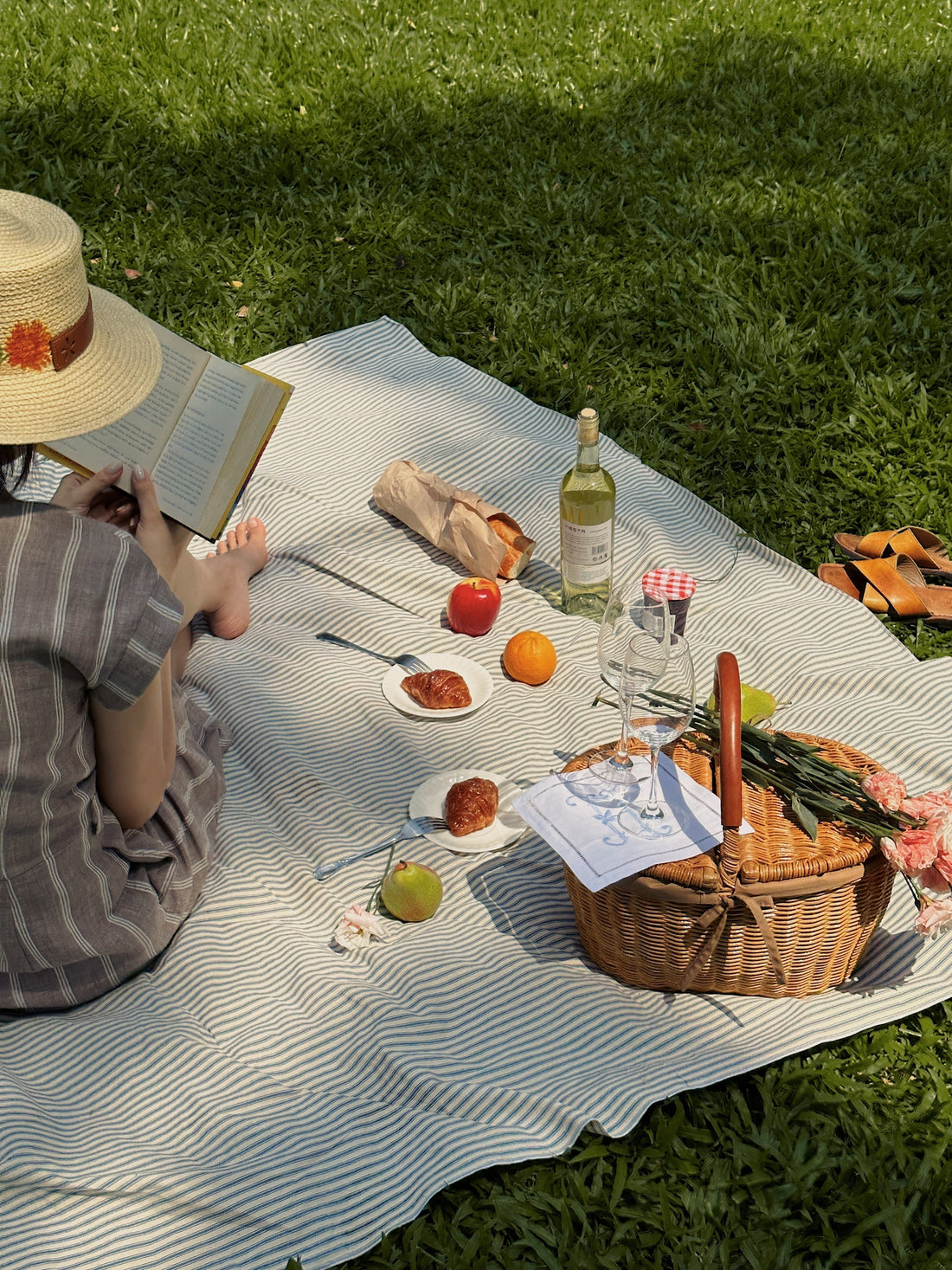 A Slow Afternoon, Woven by Hand: Discover Neyuh Home’s Picnic Basket Collection