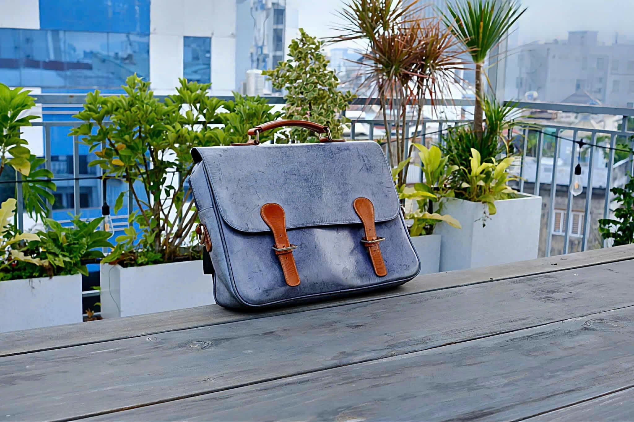 An Ode to the Leather Bag That Never Faltered