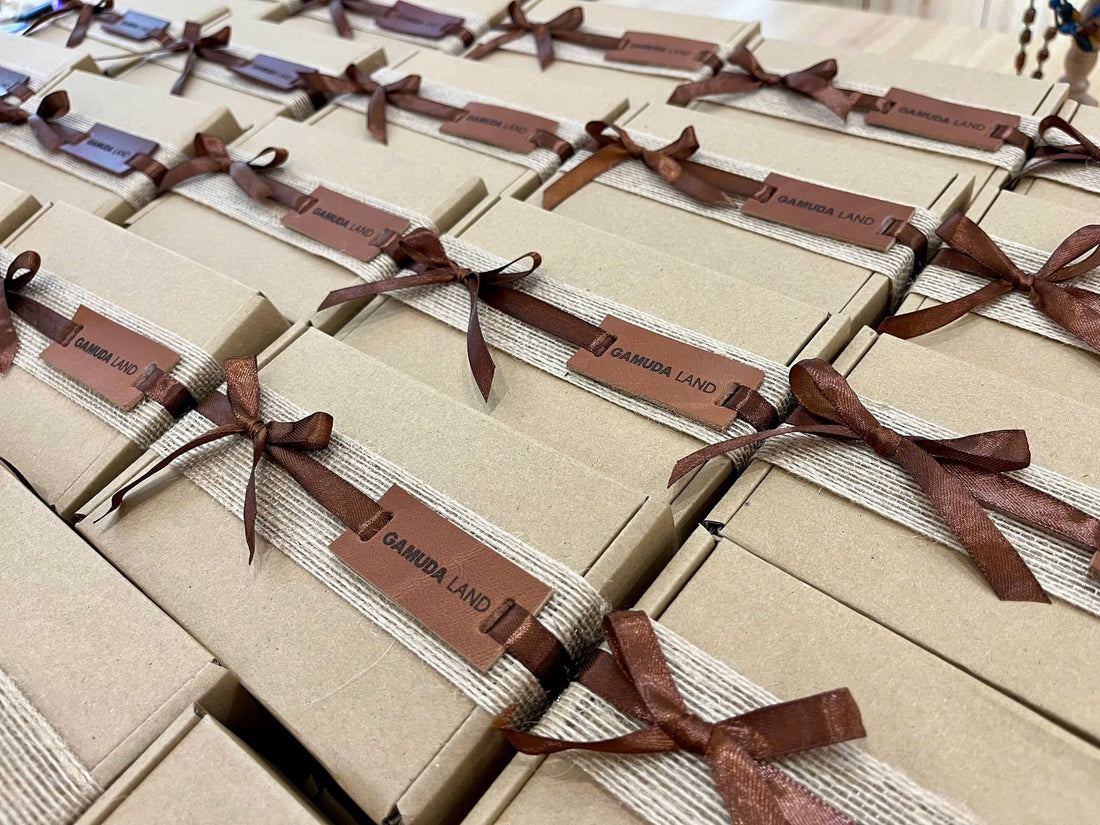 The Art of Corporate Gifting: Where the Gesture Speaks Louder Than the Gift - Premium Handcrafted Leather Bags For Professionals - Gallery de Neyuh