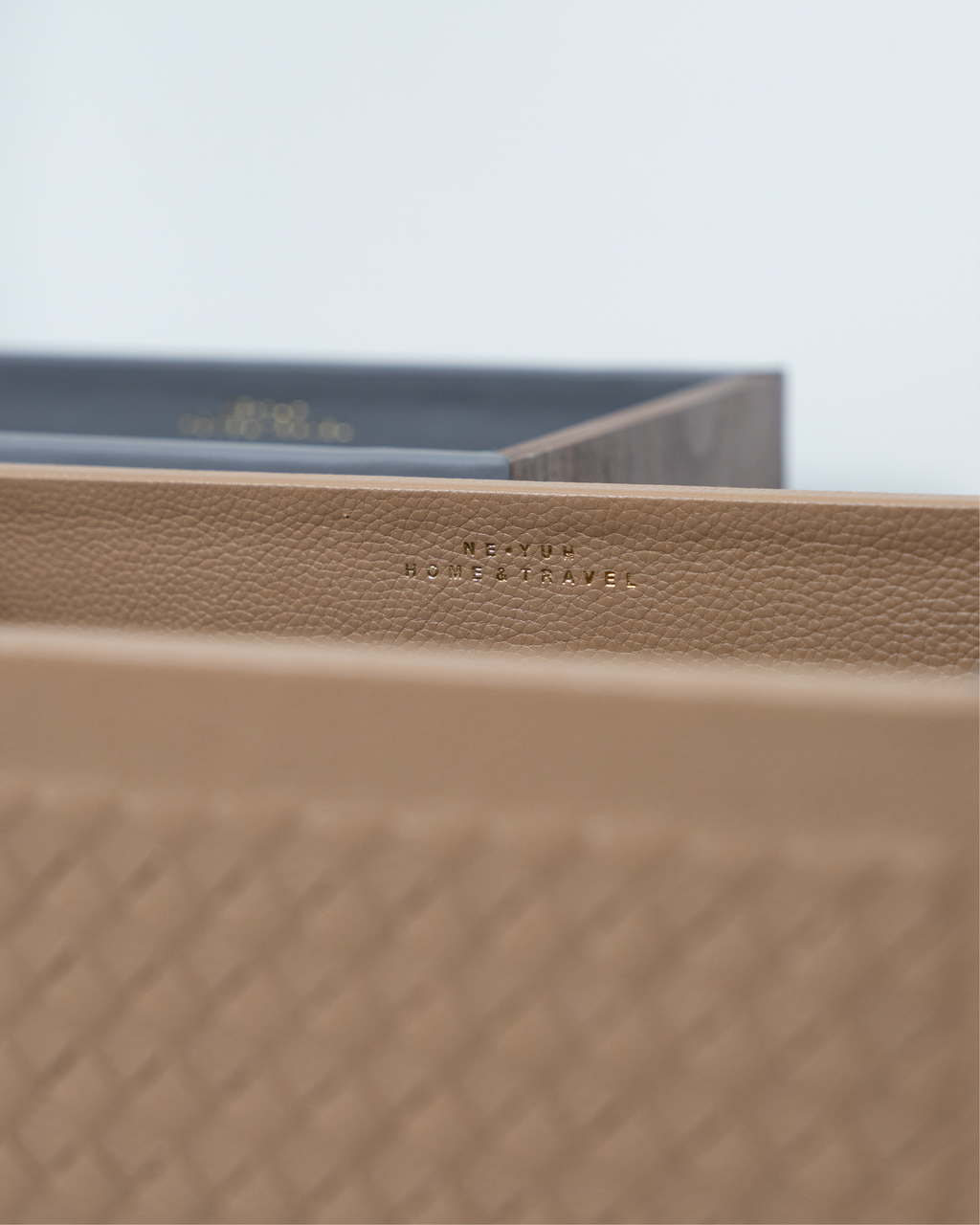 SỌT DA ĐỰNG TẠP CHÍ 