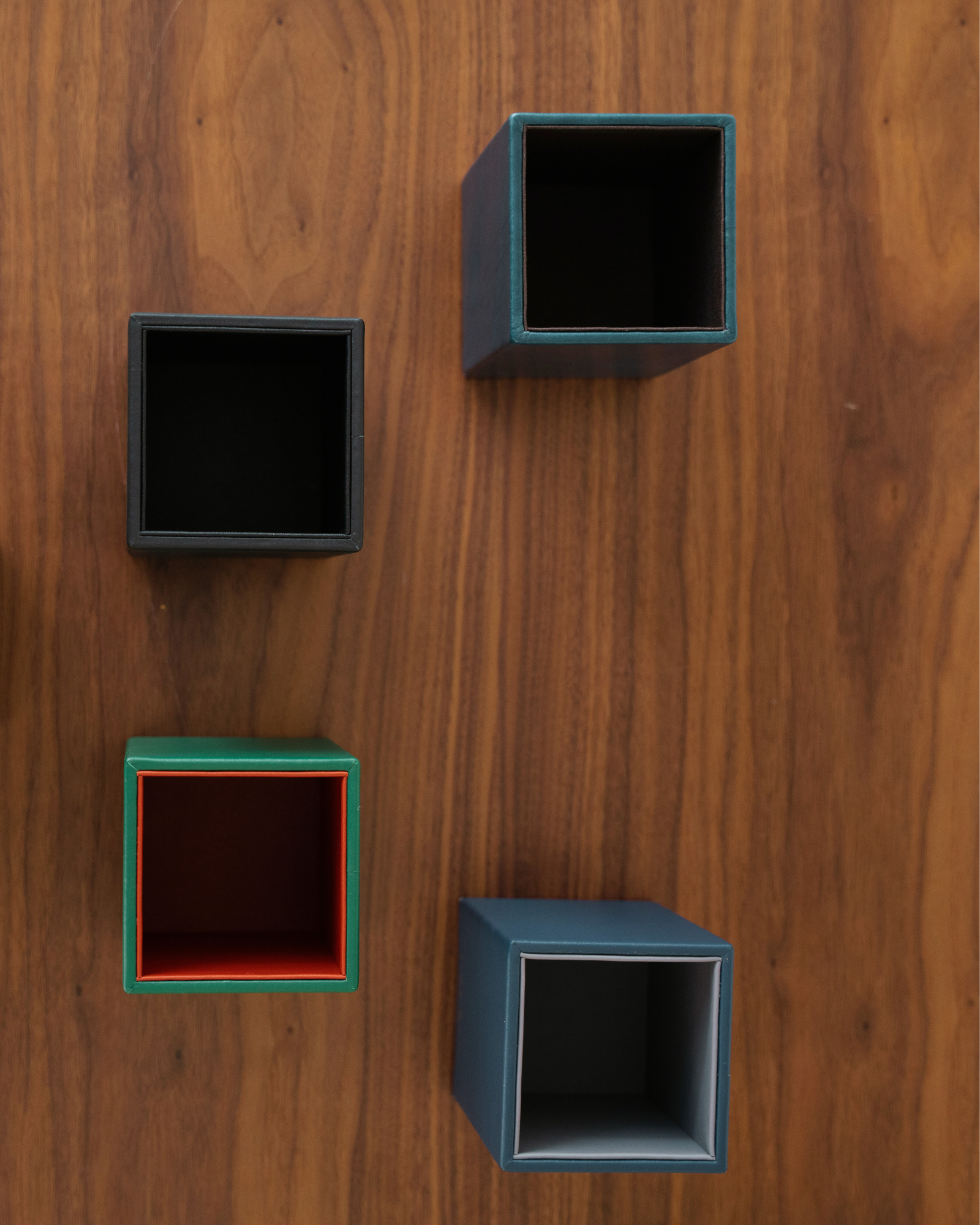 HỘP ĐỰNG BÚT BẰNG DA CAO CẤP