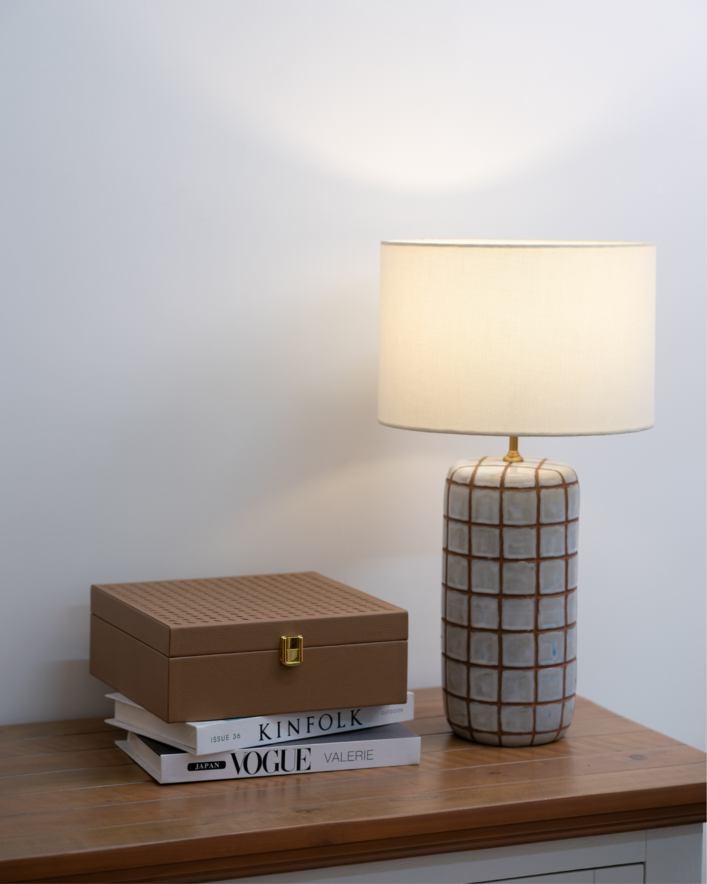 HỘP DA ĐỰNG TRÀ VÀ CÀ PHÊ VỚI CHI TIẾT NẮP ĐAN TINH TẾ