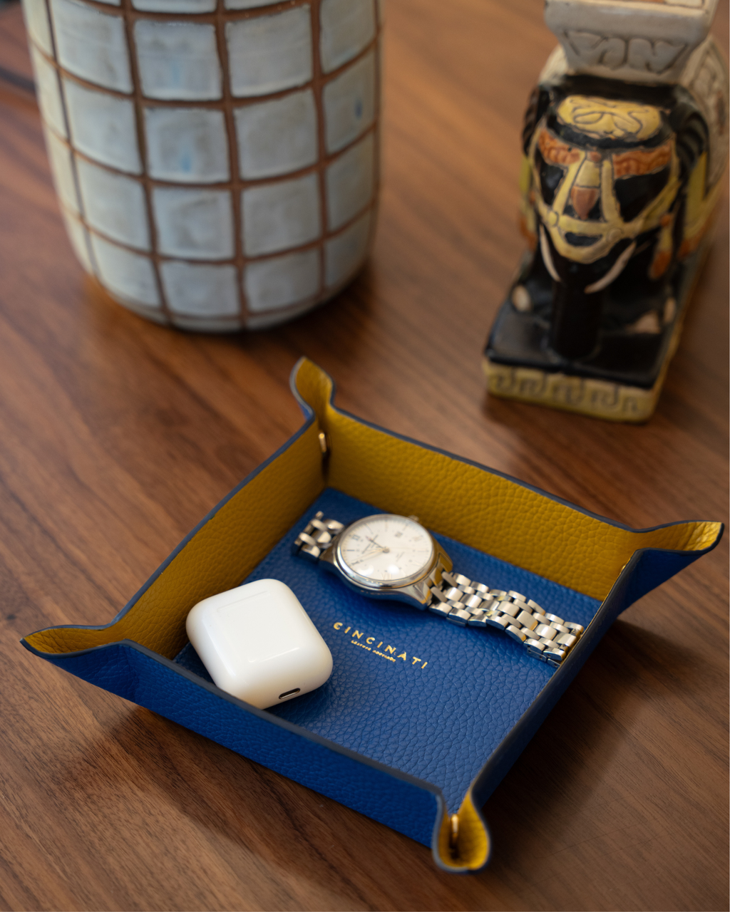 KHAY DA TRANG TRÍ HÌNH VUÔNG CÓ NÚT BẤM Ở BỐN GÓC